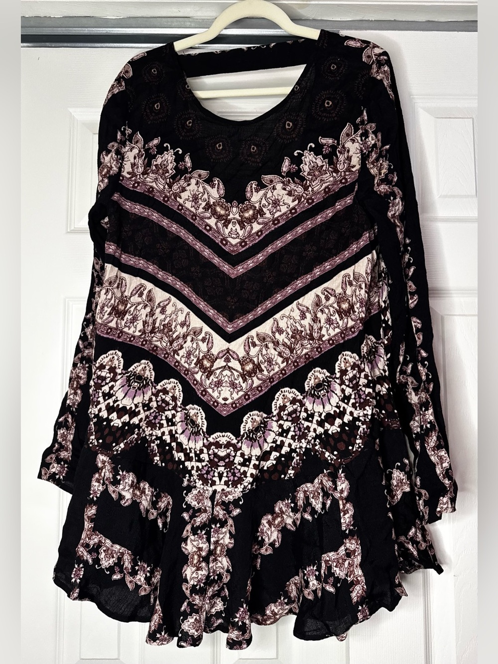 Free People Black and Purple Printed Cut Out Back Tunic Blouse - Size L - Picture 2 of 5